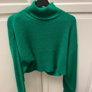 Stickad tröja - Grön stickad tröja. Storlek m i bra skick, kan skickas plus frakt