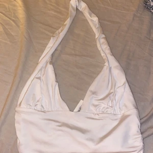 Linne - Detta jätte fina linne från bikbok,oanvänt och i strl XS 