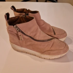 Privé skor - Privé skor i äkta mocca, i bra skick.  