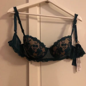 Bh Intimissimi  - Bh från Intimissimi aldrig använd. 85D