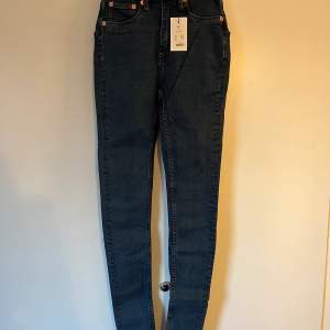 Blåa jeans från lager 157, oanvända Frakt tillkommer 