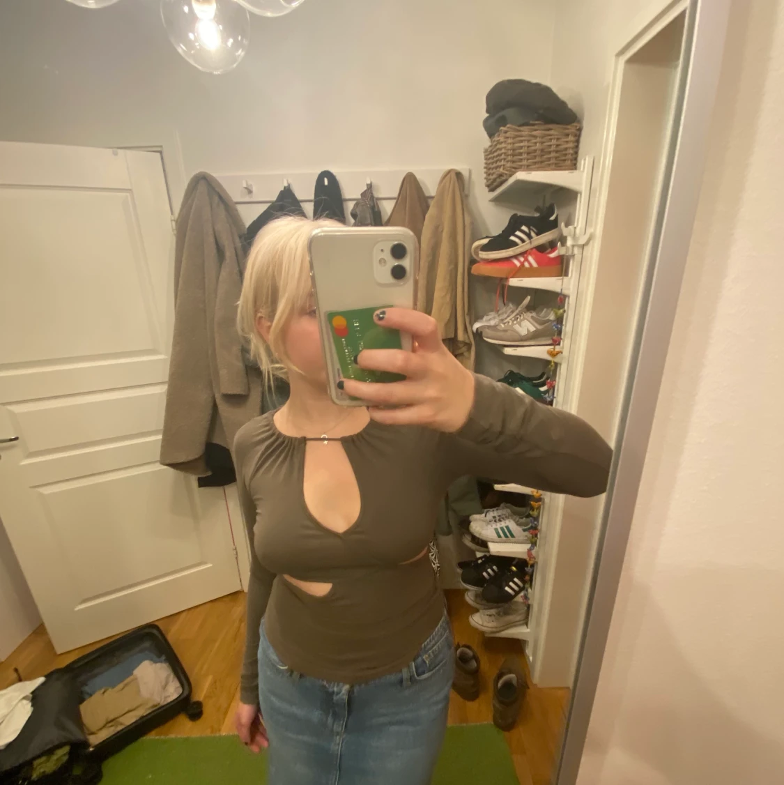 Cool, nästintill oanvänd tröja från Weekday