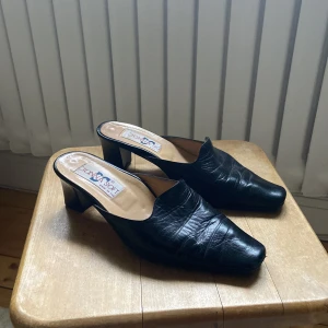 klacksko  - Jättefina skor som inte kommer till användning :( köpt secondhand. 