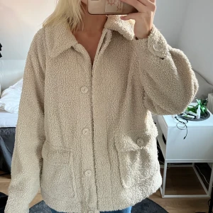 beige teddyjacka - beige teddyjacka💕