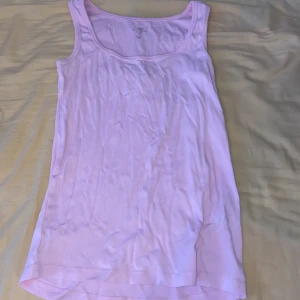 Linne - Använt några gånger på idrotten men använd ej längre,  storlek M 