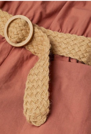 Playsuit med skärp - Säljer denna supersöta och helt oanvända playsuit med skärp som har prislapp kvar. Köpte den för 349 kr men säljer den för 60 kr vid snabb affär. Bara att skriva vid frågor eller funderingar🤍(lånade bilder)