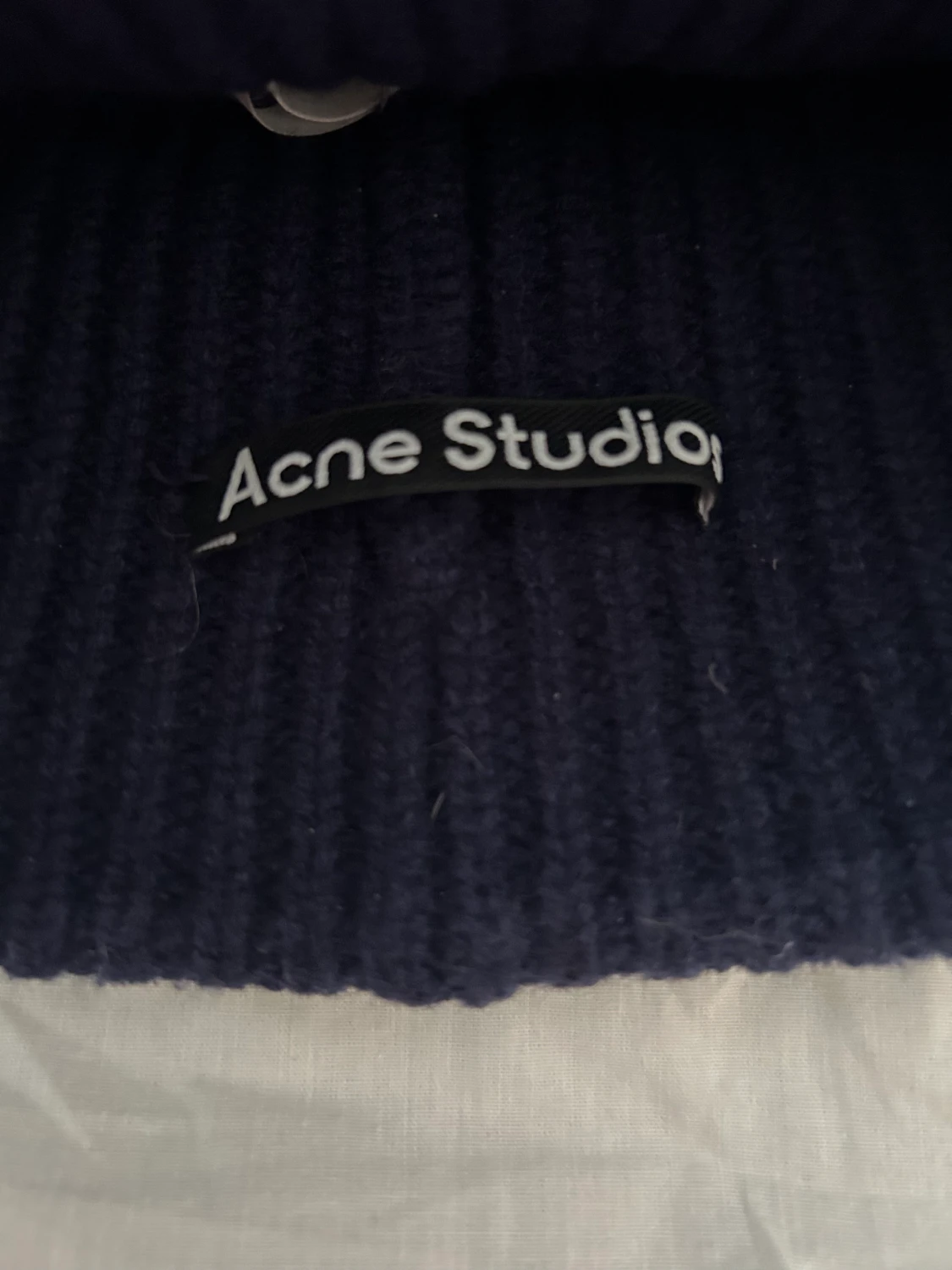 Acne mössa marinblå - 90