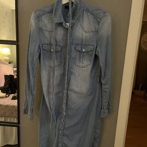 Jeans klänning / skjorta  - Med band 