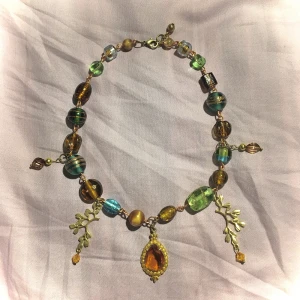 Necklace - Handmade necklace with copper wire and glass beads ⭐️⭐️⭐️