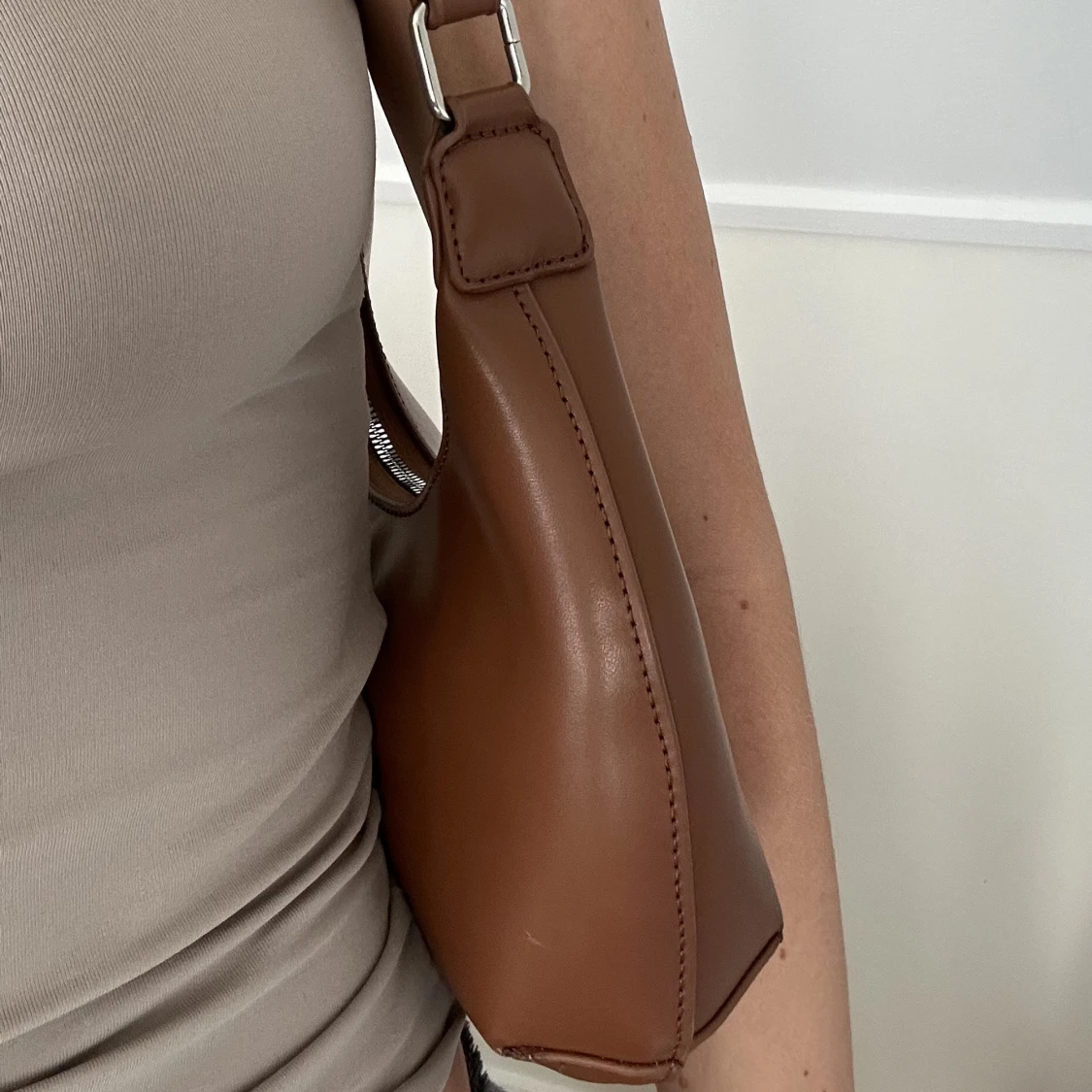 Brun axelväska - 90