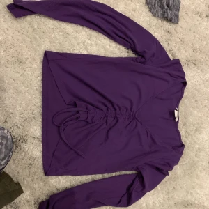 Monki tröja  - Monki tröja strlk M