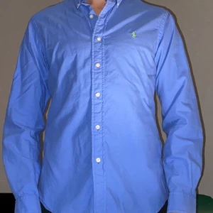 Ralph Lauren skjorta str M - Bra skick, knappt använd 