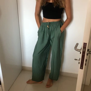 Linnebyxor  - Helt nya, storlek L men passar mig som har xs/s
