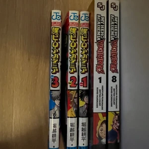 My hero academia, Japanese 1-3 - Shipping depends on how much mangas you’ll buy so don’t rely on the price I set, Japanese volumes cost 100kr. and the vigilantes cost 120kr. 