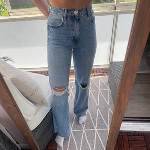 Helt slutsålda jeans från Zara i extra lång längd, jag är 172cm!💙💙