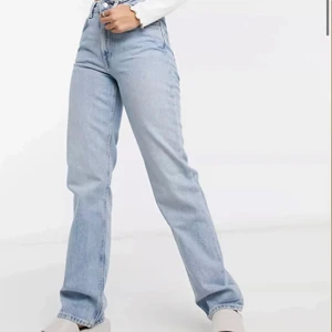 Jeans - Superfina jeans från Weekday. Säljer pågrund av att dom är för små. Inga defekter