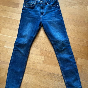 Zara skinny jeans highwaist - Like-new jeans size Eur 38. Premium denim collection.Very nice blue