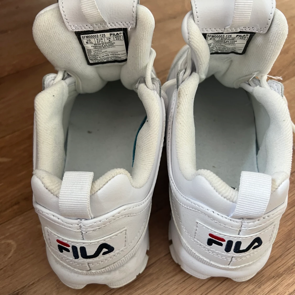 Vita Fila skor  - 90
