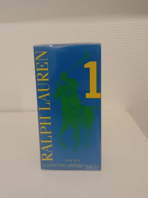 Ralph Lauren Big Pony EdT 50ml - Fräsch herrparfym från Ralph Lauren, flaskan rymmer 50 ml. Helt oanvänd. Fortfarande inplastad. En sportig citrus doft.