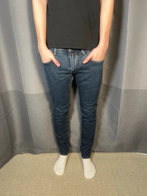 Replay anbass jeans - Tja!| Säljer detta paret feta jeans från Replay!| Modell:Anbass!| Kontakta mig vid minsta fråga!| Pris alltid diskuterbart!| //Nils