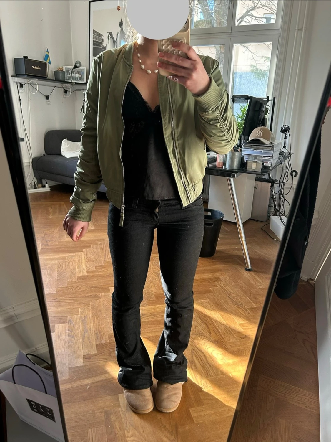 Olivgrön bomberjacka med dragkedja