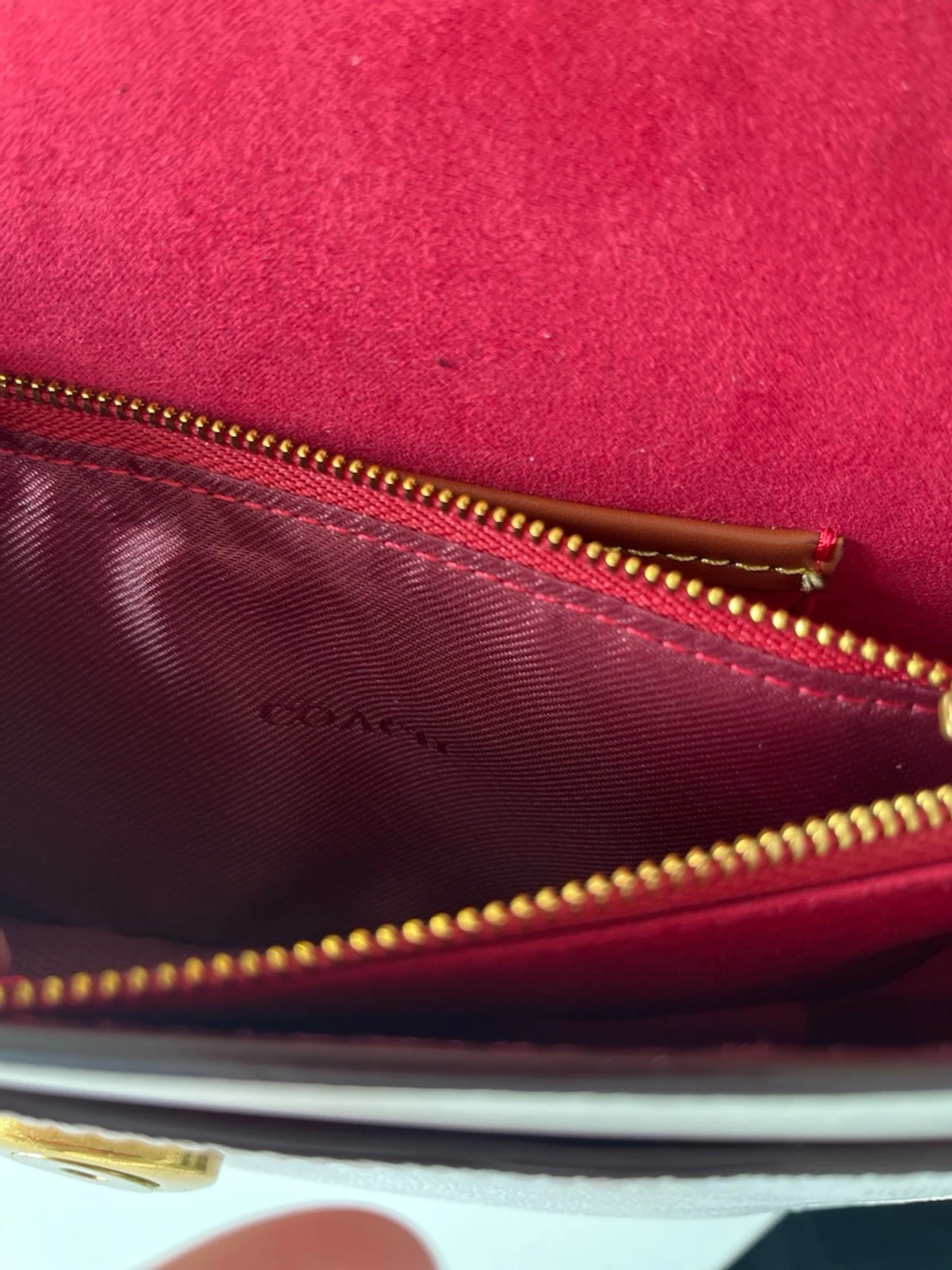 Vit axelremsväska från Coach - 6