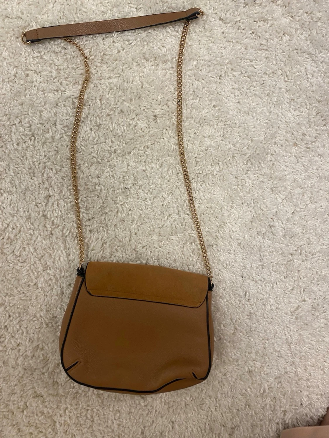 Brun axelväska med guldkedja - 1