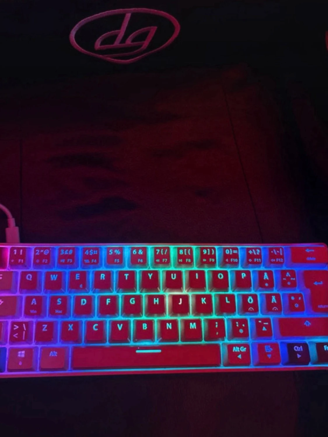 NOS C-450 Mini PRO RGB gaming tangentbord (cotton candy,limited edition)) - 2