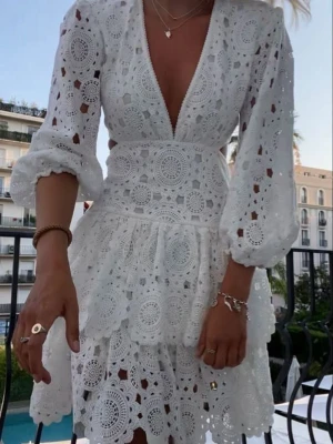 Eftertraktad klänning från Maje - INTRESSEKOLL på denna sååå sjukt eftertraktade klänningen från maje! ❤️❤️ säljer vid bra bud så kom med prisförslag 🙏🏼