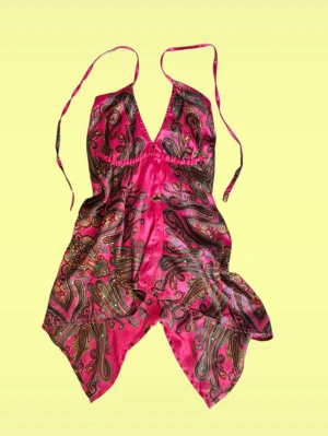 Halterneck topp  - Cool halterneck topp köpt secondhand!!