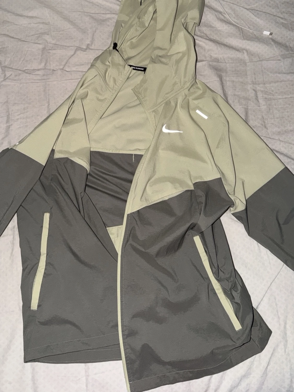 Nike tvåfärgad vindjacka med huva