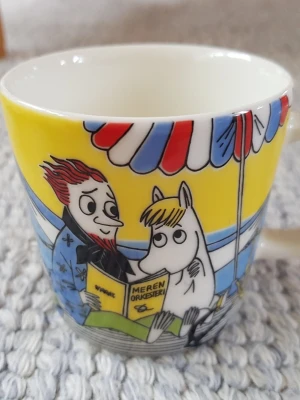 Ny Mumin mugg Snorkfröken och poeten  - Felfri oanvänd mugg utan etikett. Arabia. Packar mycket bra. 