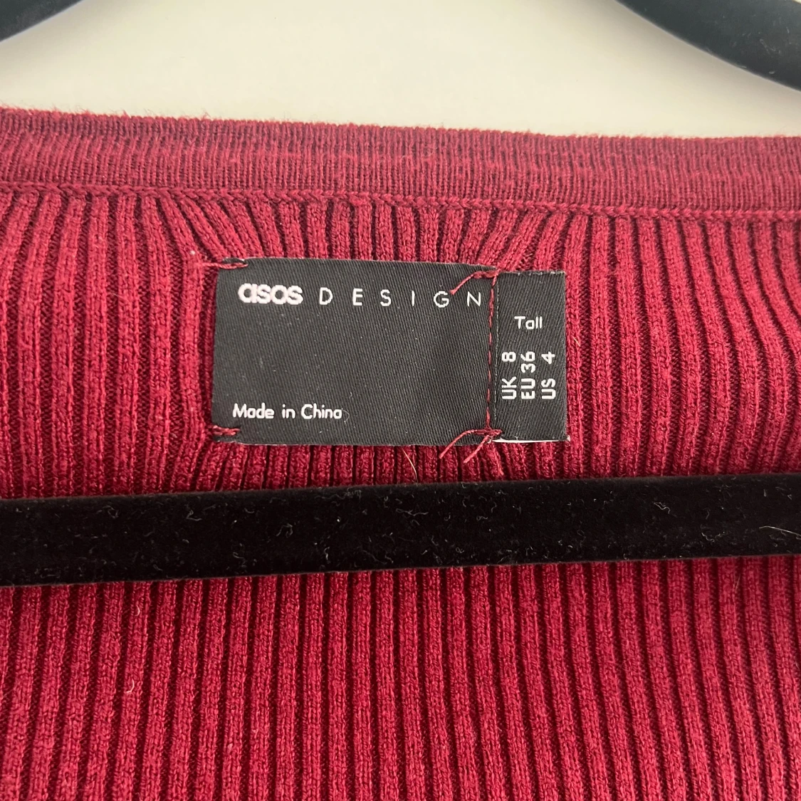 Vinröd ribbad topp  - 2