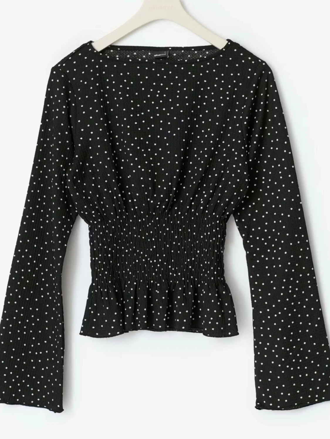 Svart prickig blus - 1