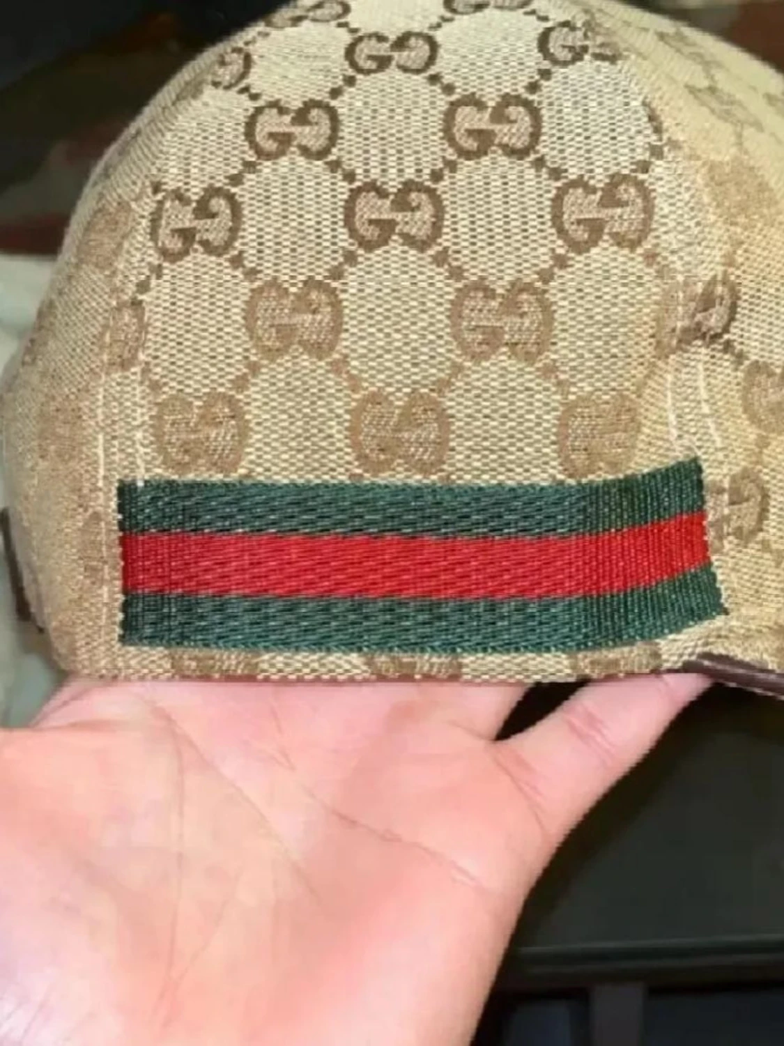 Beige keps från Gucci med GG-mönster - 1