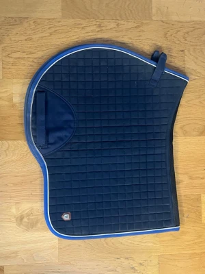 Blått schabrak - Blått schabrak från FairField i storlek COB. I fint skick och lite använt😊