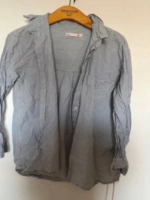 Skjorta ifrån lager 157 - En del använd men fint skick