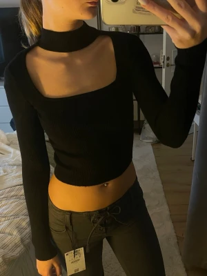 Nakd topp långärmad svart med öppet fram  - Super skönt material!❤️