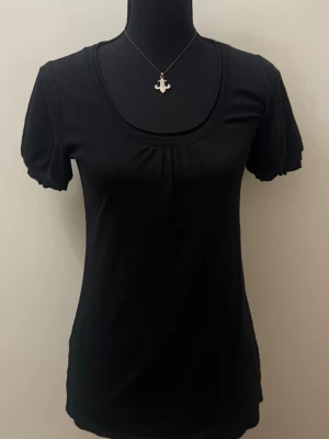 Gullig svart topp - Jättefin svart topp perfekt till sommaren, storlek XS/S