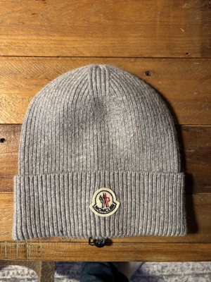 helt oanvänd mössa - säljer nu min helt oanvända mössa i bra skick