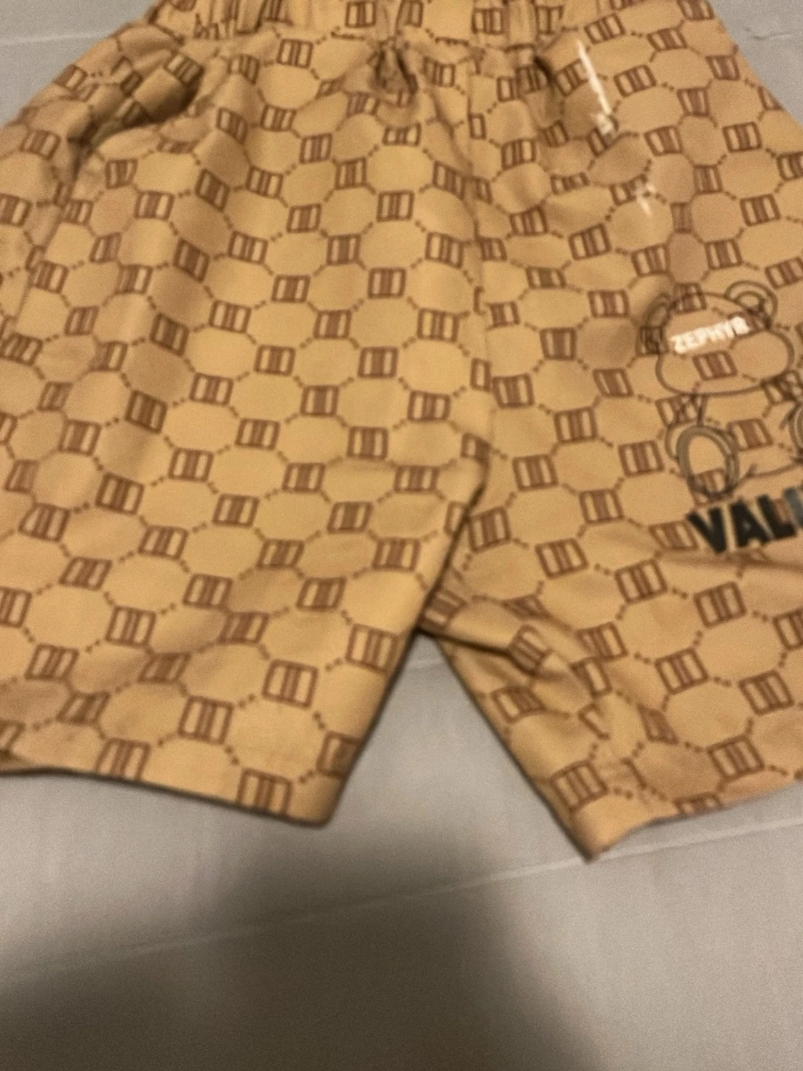 Beige mönstrade shorts från Zephy