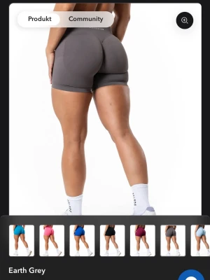 Träningshorts  - Helt nya från Relode, aldrig använda. Säljer då jag inte tränar i shorts (fick de i present)🩷 I storlek xxs! Färgen earth Grey 