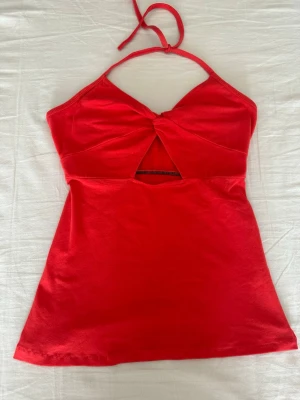 Röd halterneck topp - Röd halterneck topp 