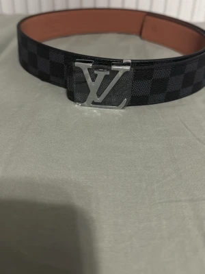 Bälte - Storlek 100, helt nytt. Fraktar snabbt!