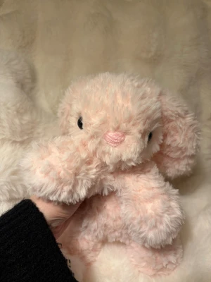 Virkad fluffig rosa kanin 🐰💗 - Super gullig fluffig rosa kanin 🐇 