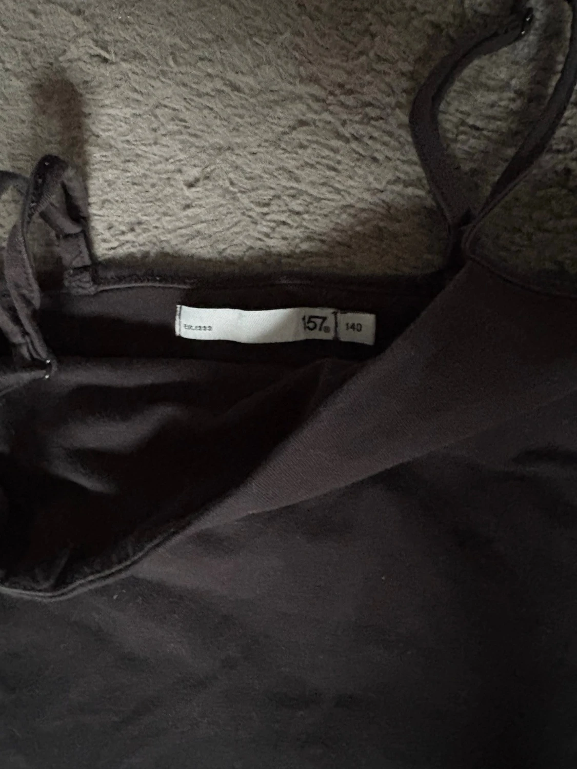 Två svarta linnetoppar - 1