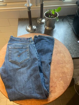 Dondup jeans  - Säljer nu ett par feta dondup jeans i storlek 33 | mycket fint skick utan defekter| priset är ej hugget i sten | kom dm för flera frågor eller funderingar!
