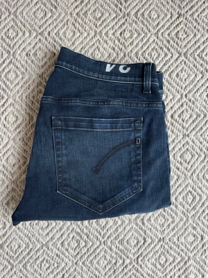 Dondup jeans(helt nya) - Dondup jeans - Modell: George- Storlek: 34 - skick: 10/10(nya utan lappar)