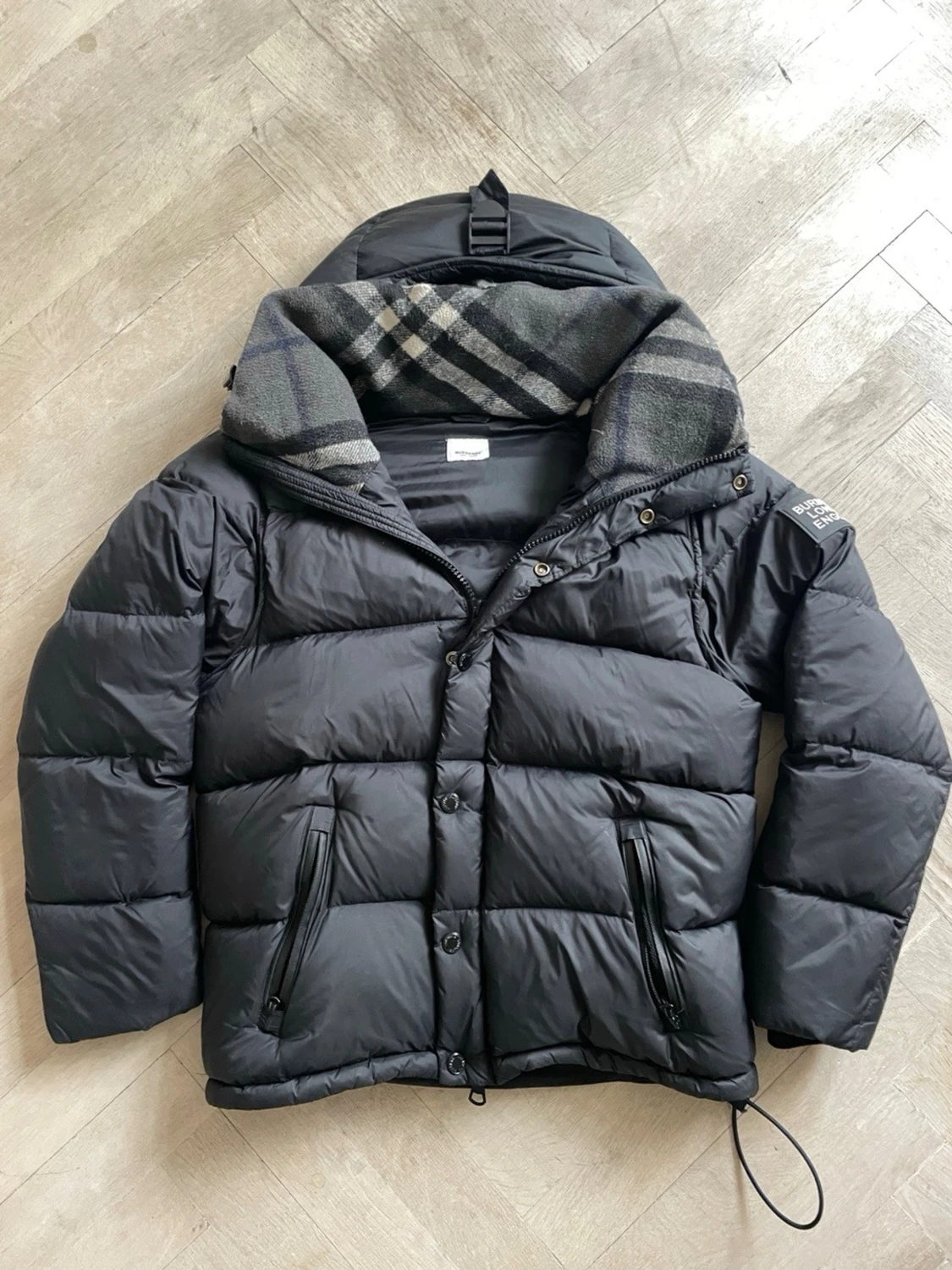 Svart Burberry jacka  - 1