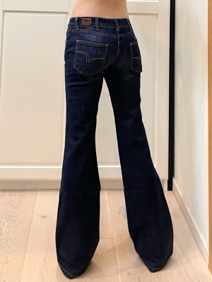 Lågmidjade vintage bootcut jeans - Mått finns på bilderna🩷inga uppenbara defekter! W28/L32 men passar mig som är xs